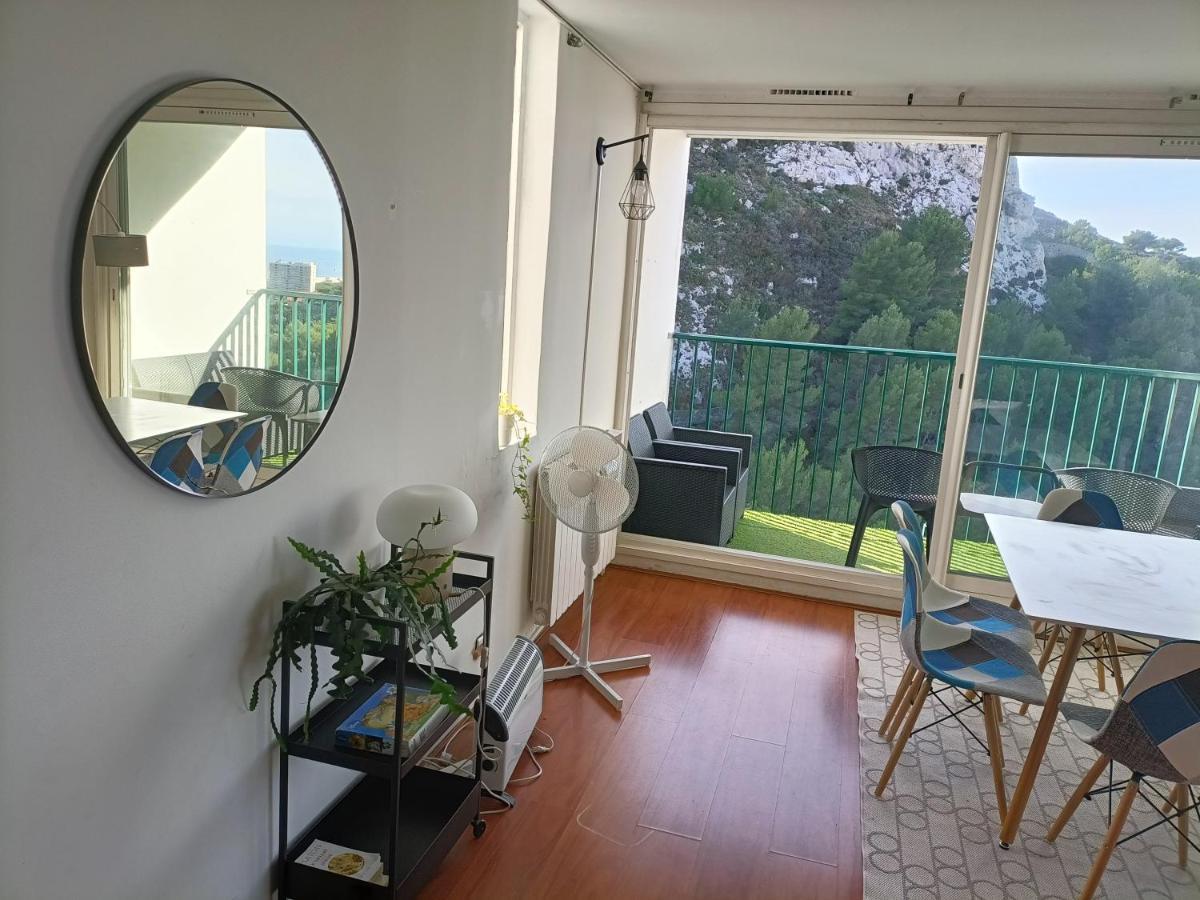 **** Roy D Espagne, Up To 7 People, View In Safe **** *