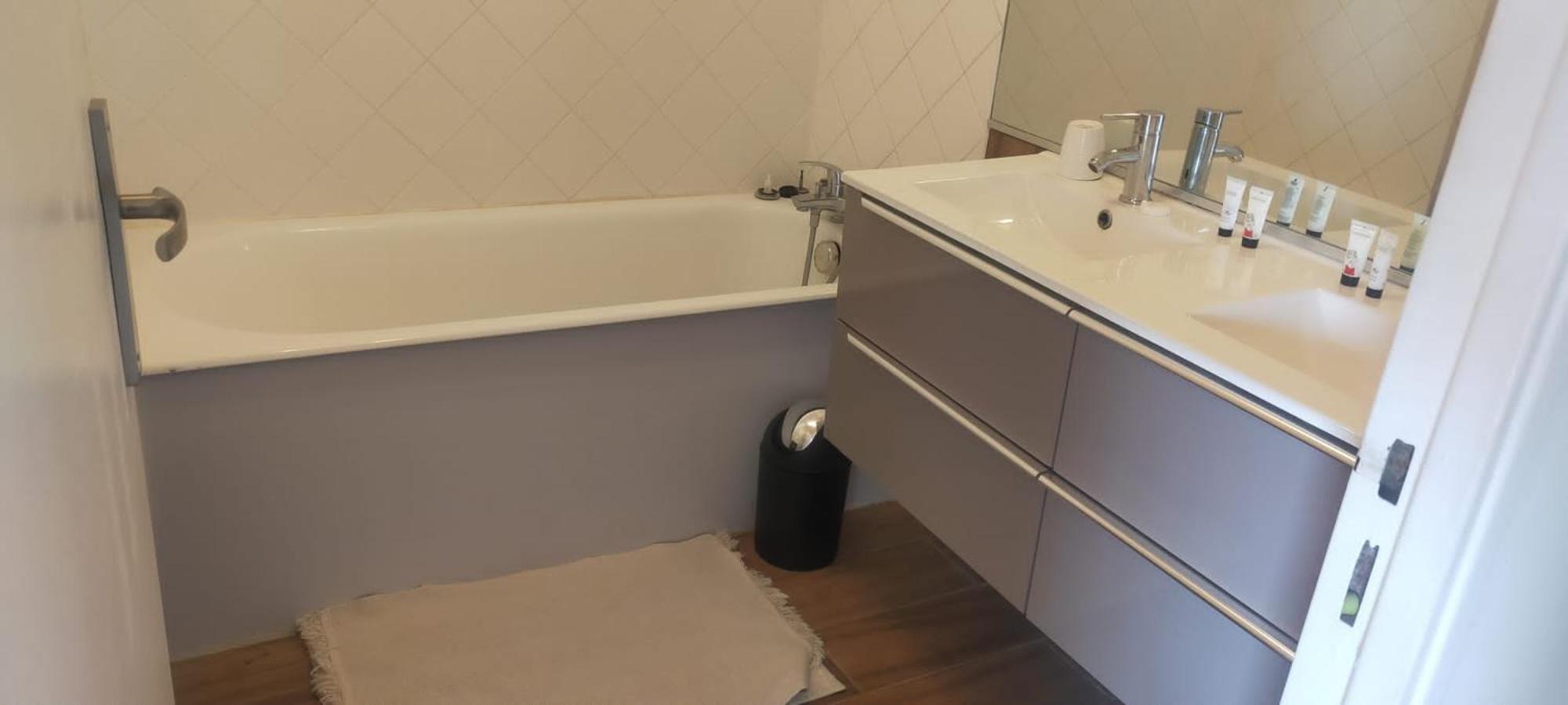 Appartement **** Roy D Espagne, Up To 7 People, View In Safe **** *